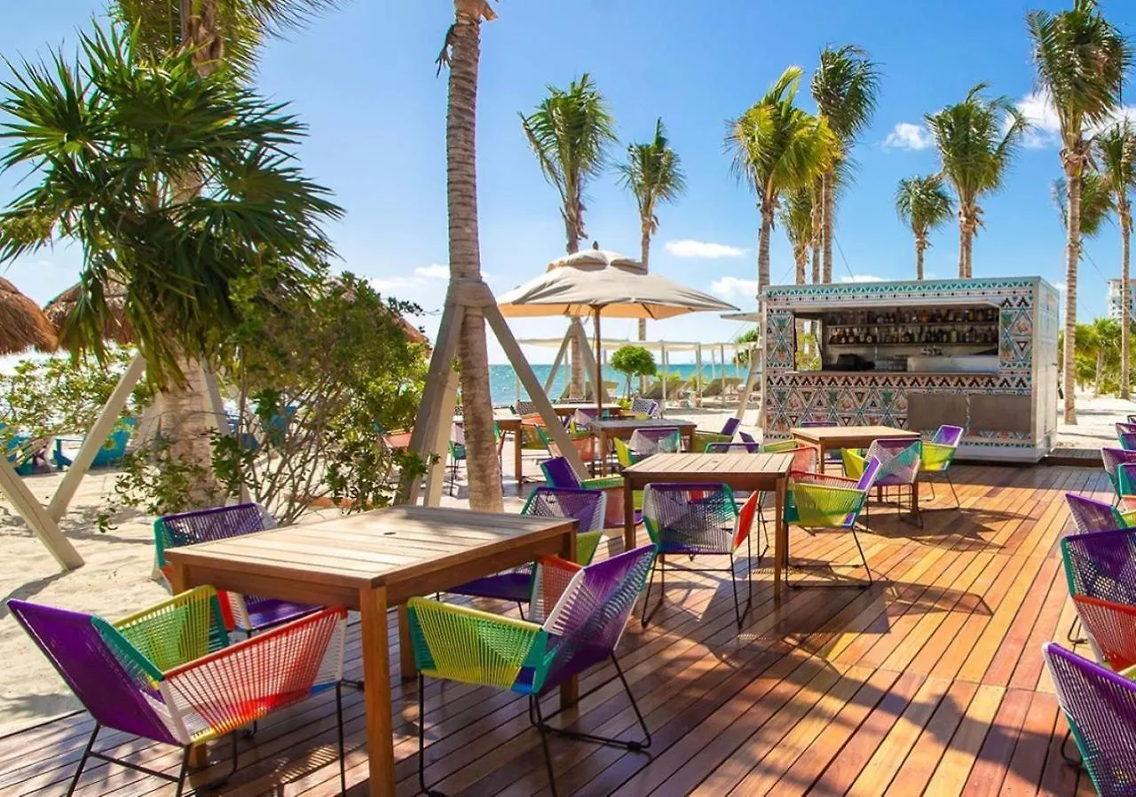 Hotel Ocean View In 5 Diamond Resort Cancún